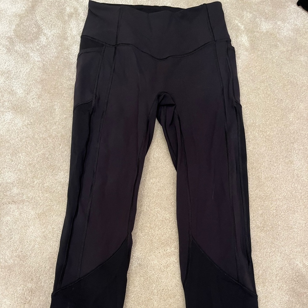 Black Lululemon leggings with pockets